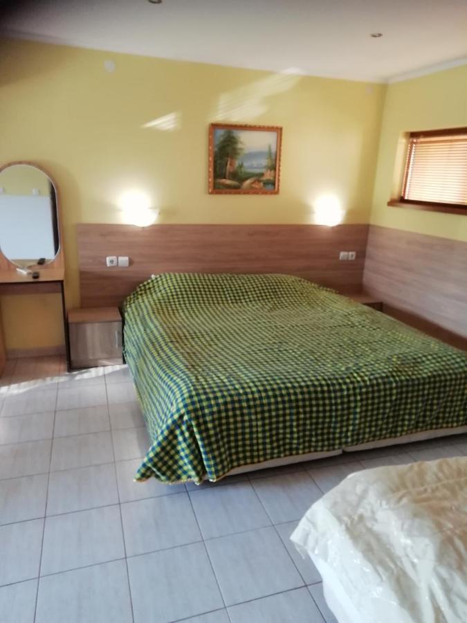 Трите Щерки Tryavna Esterno foto